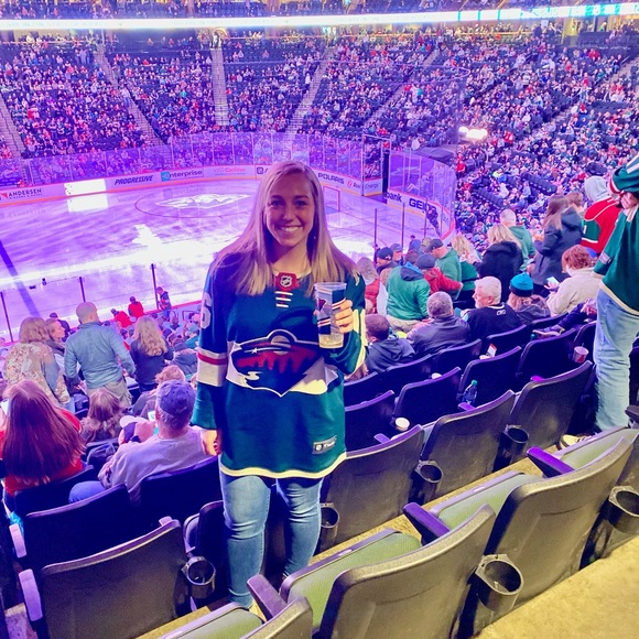 Meet Your Posher - Picture 3 of 14